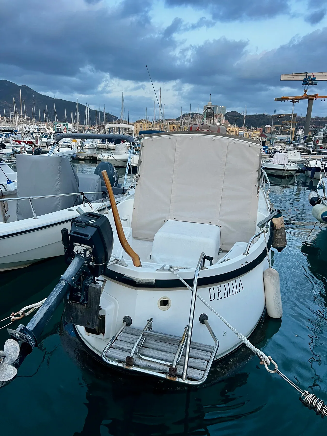 Copertura nautica sagomata sull’imbarcazione